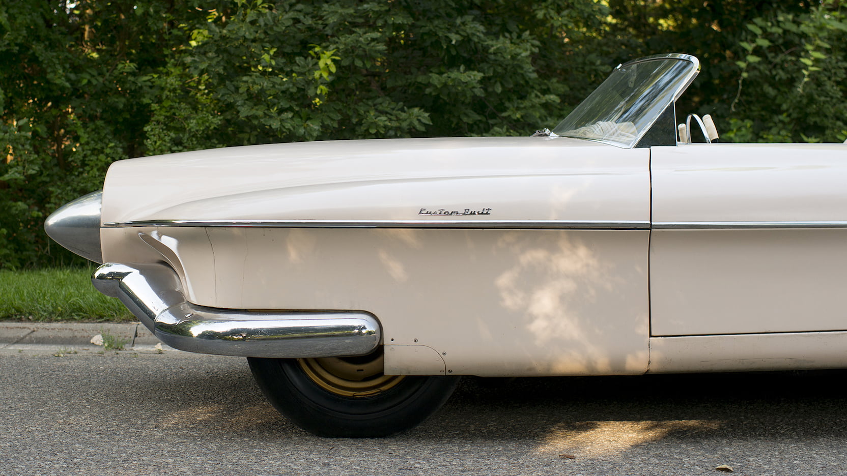 Manta Ray rear detail — Custom Built badge and triple tail fins